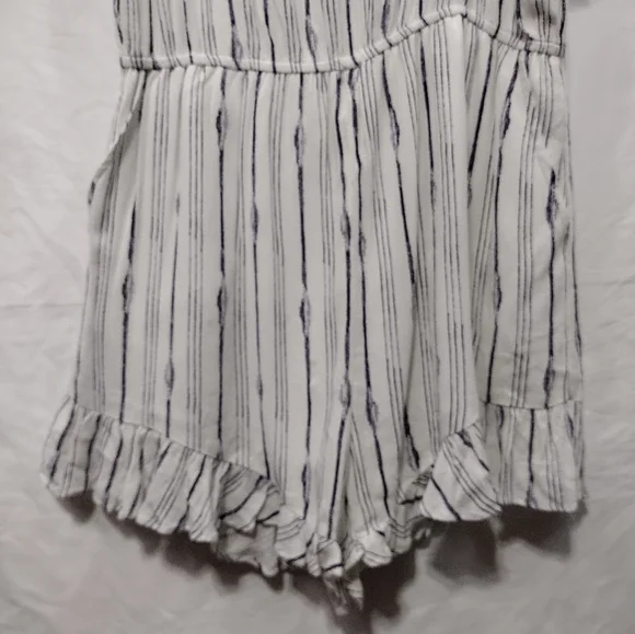 NWT Blu Pepper Romper Women's L White Blue Strips Ruffle Asymmetrical Beach Boho - Picture 5 of 12